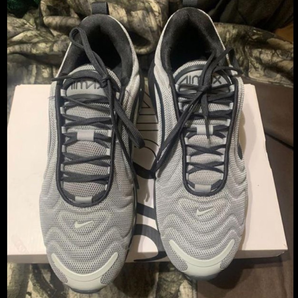 Nike AirMax 720 size 9